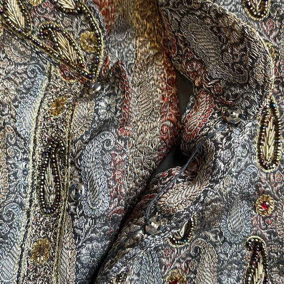 Rich Grey Brocade Silk  Sherwani with Stole - Picture 15 of 16
